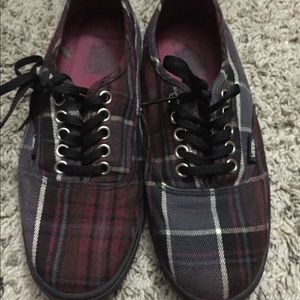 Maroon, grey, and black low top Vans